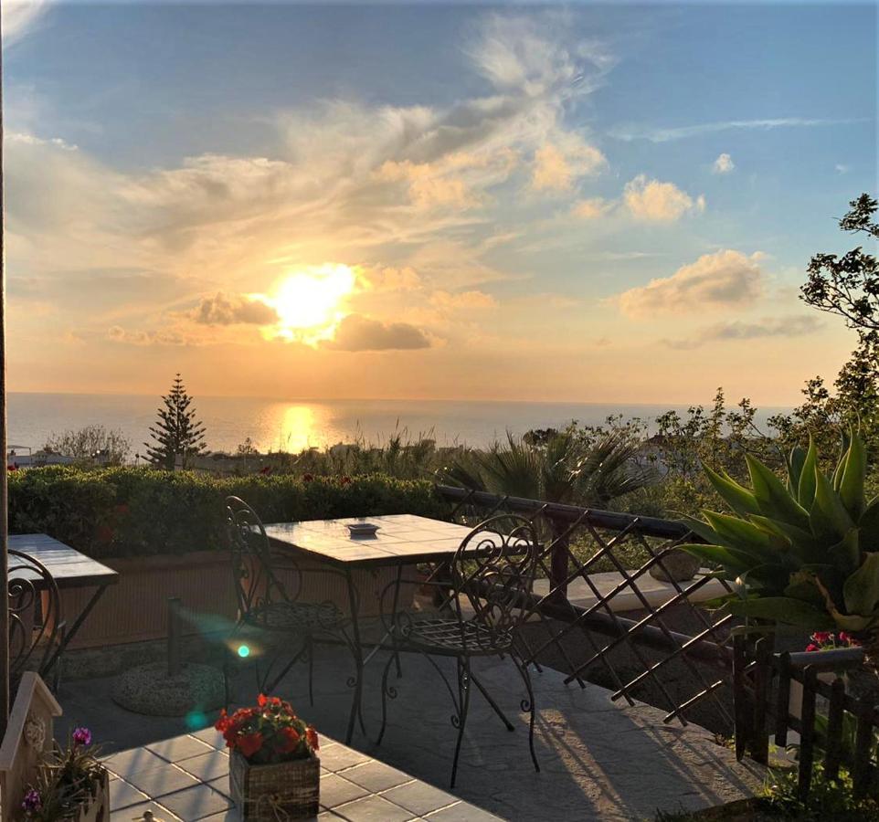 La Terrazzina Sul Tramonto Panzió Forio di Ischia Kültér fotó