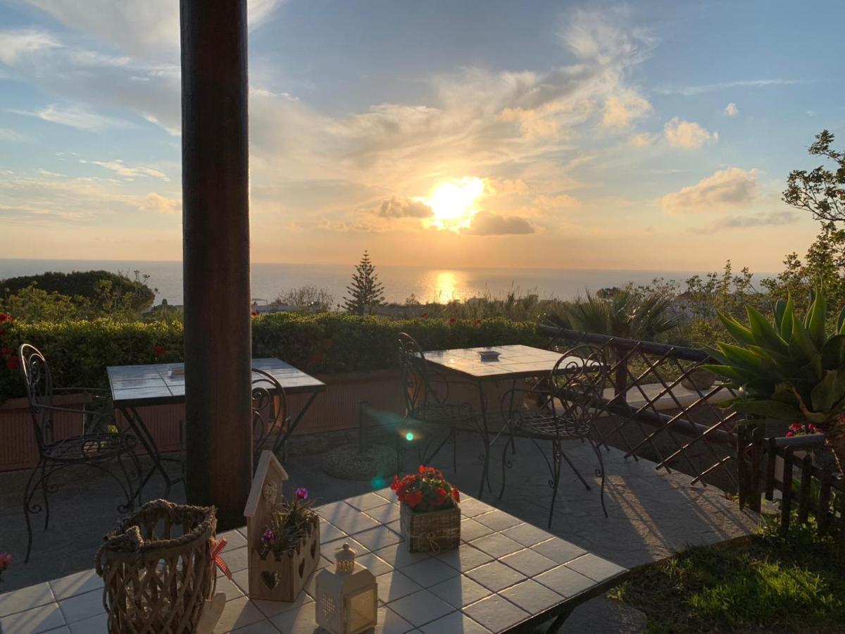 La Terrazzina Sul Tramonto Panzió Forio di Ischia Kültér fotó